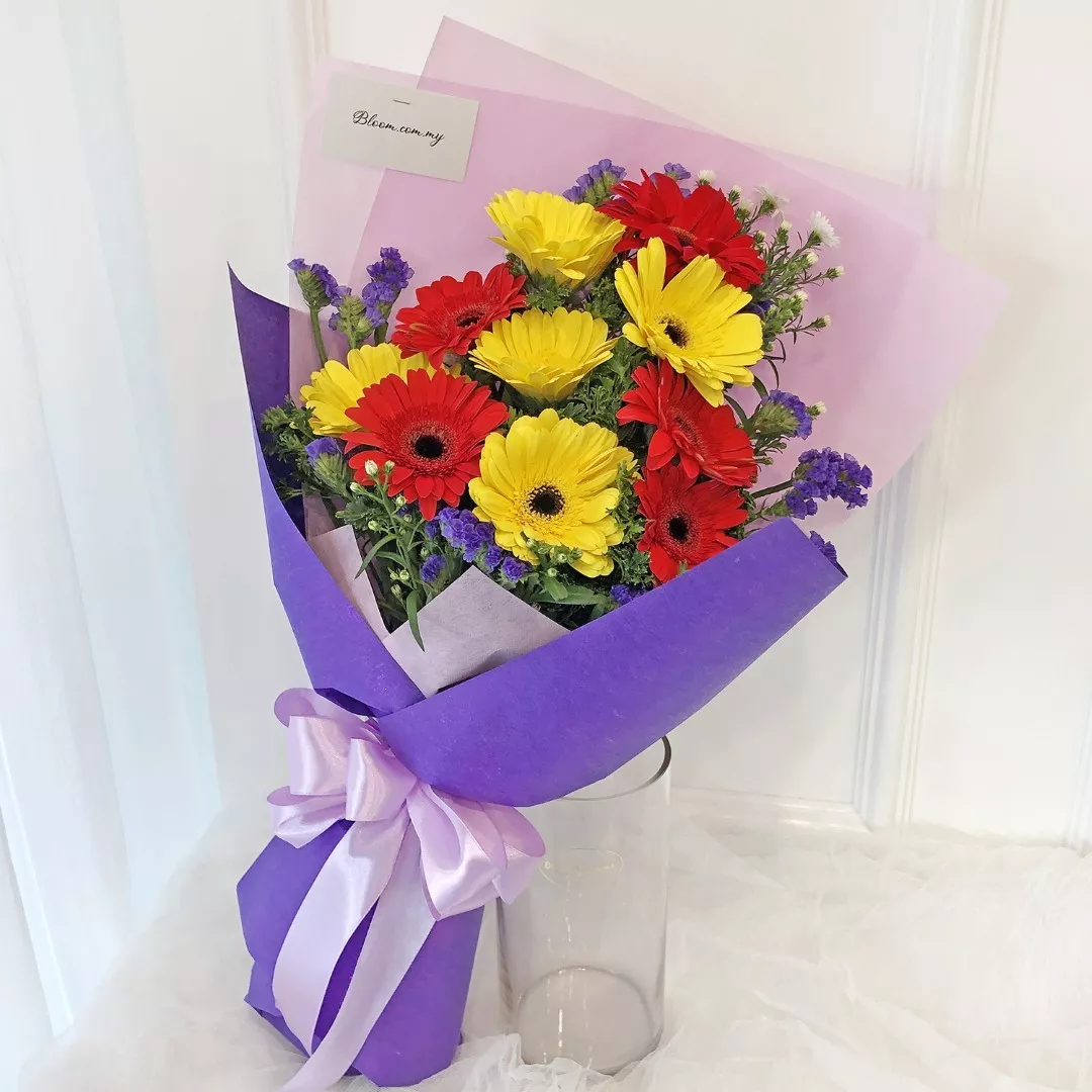 Gerbera Hand Bouquet 05