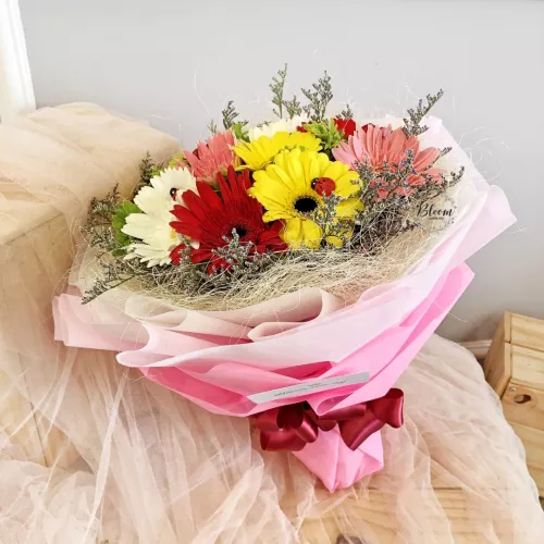 Gerbera Hand Bouquet 08