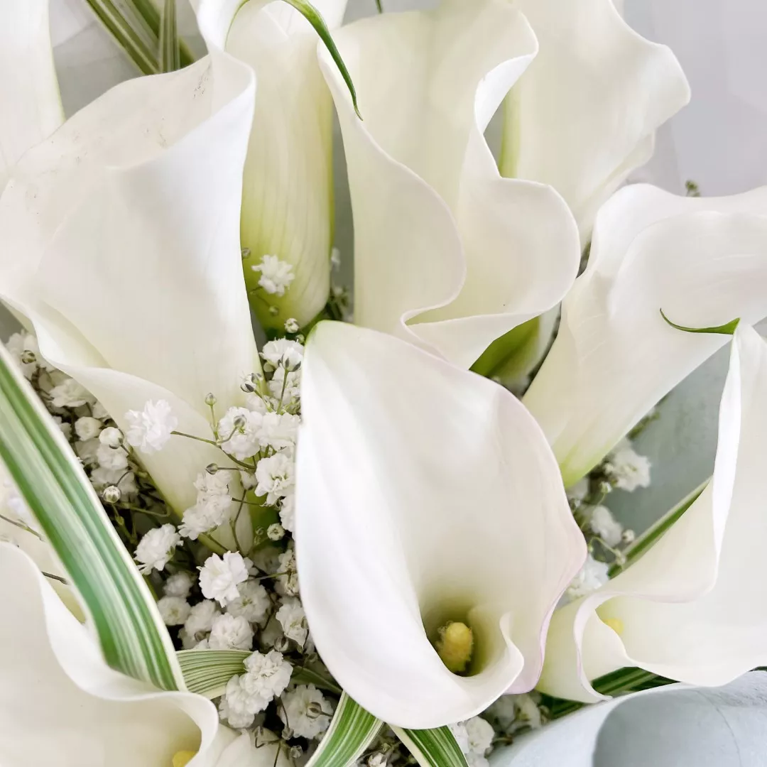 Lily Hand Bouquet 03