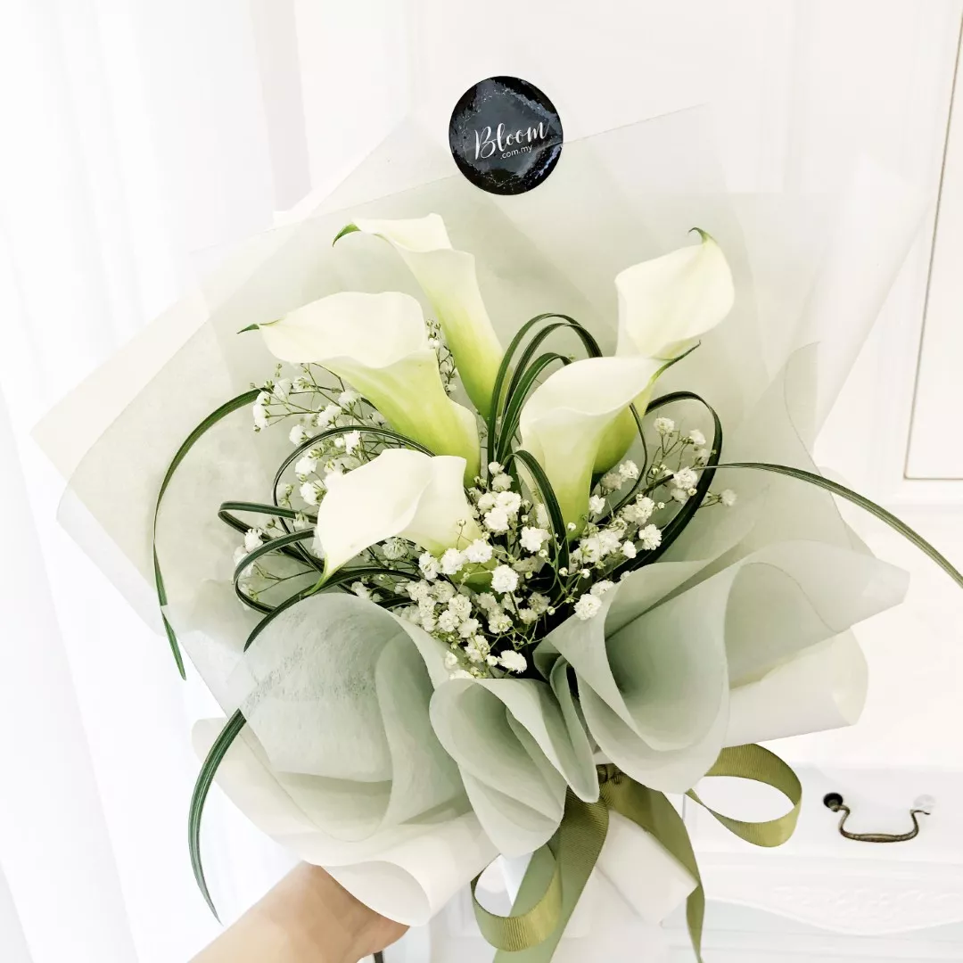 Lily Hand Bouquet 03