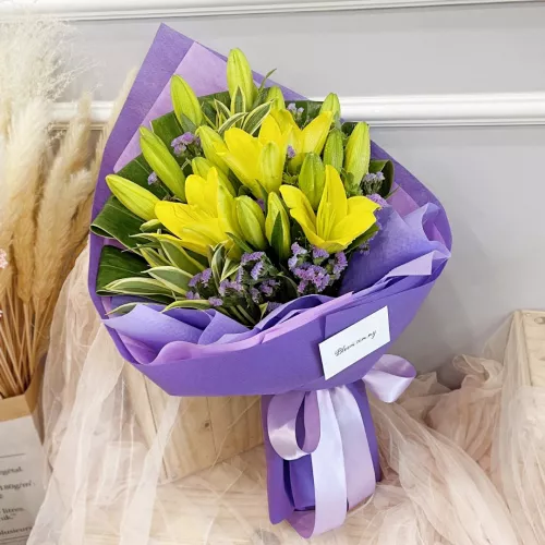 Lily Hand Bouquet 04