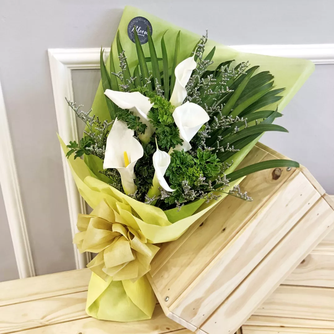 Lily Hand Bouquet 05