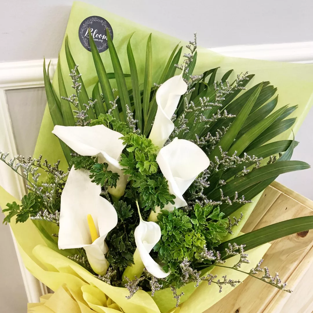 Lily Hand Bouquet 05