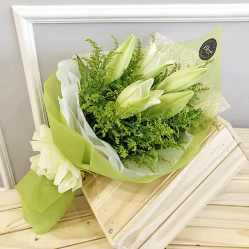 Lily Hand Bouquet 07