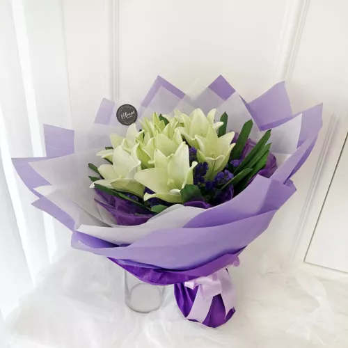 Lily Hand Bouquet 19