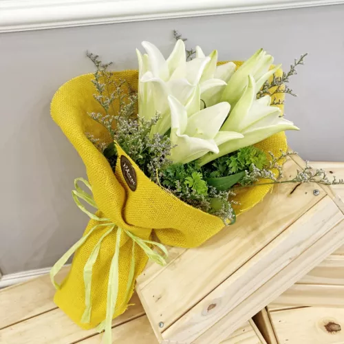 Lily Hand Bouquet 23