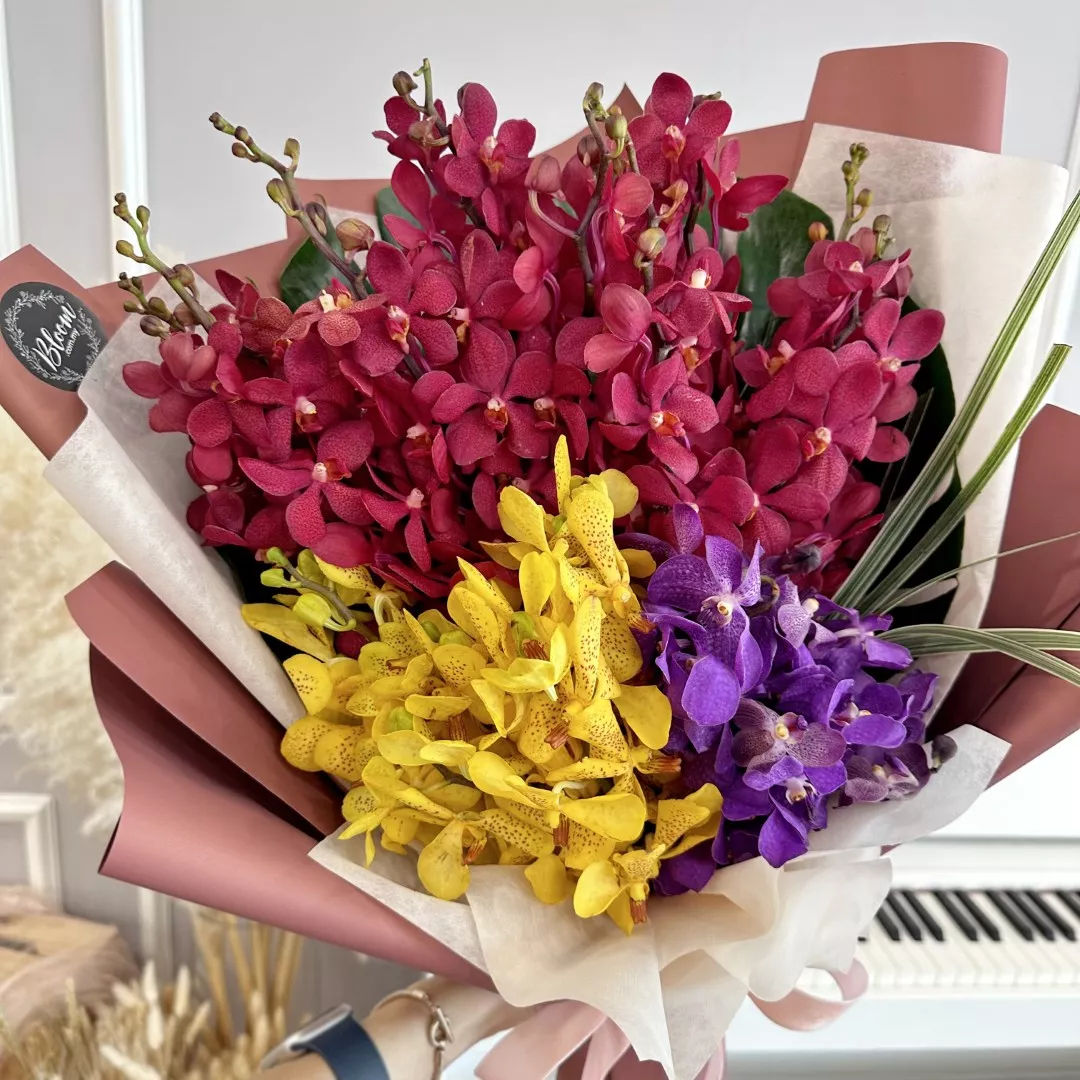 Orchid Hand Bouquet 01