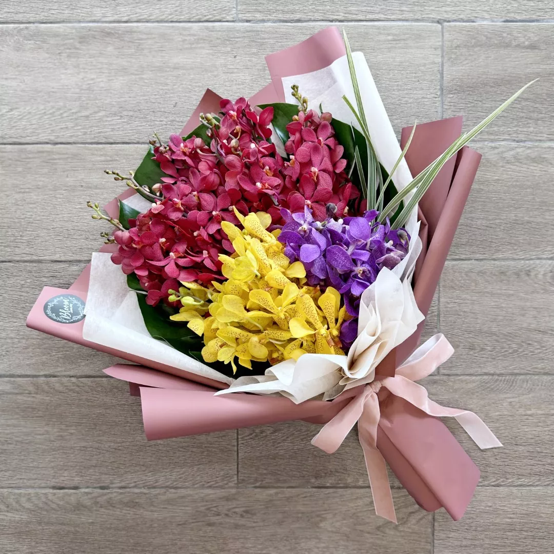 Orchid Hand Bouquet 01