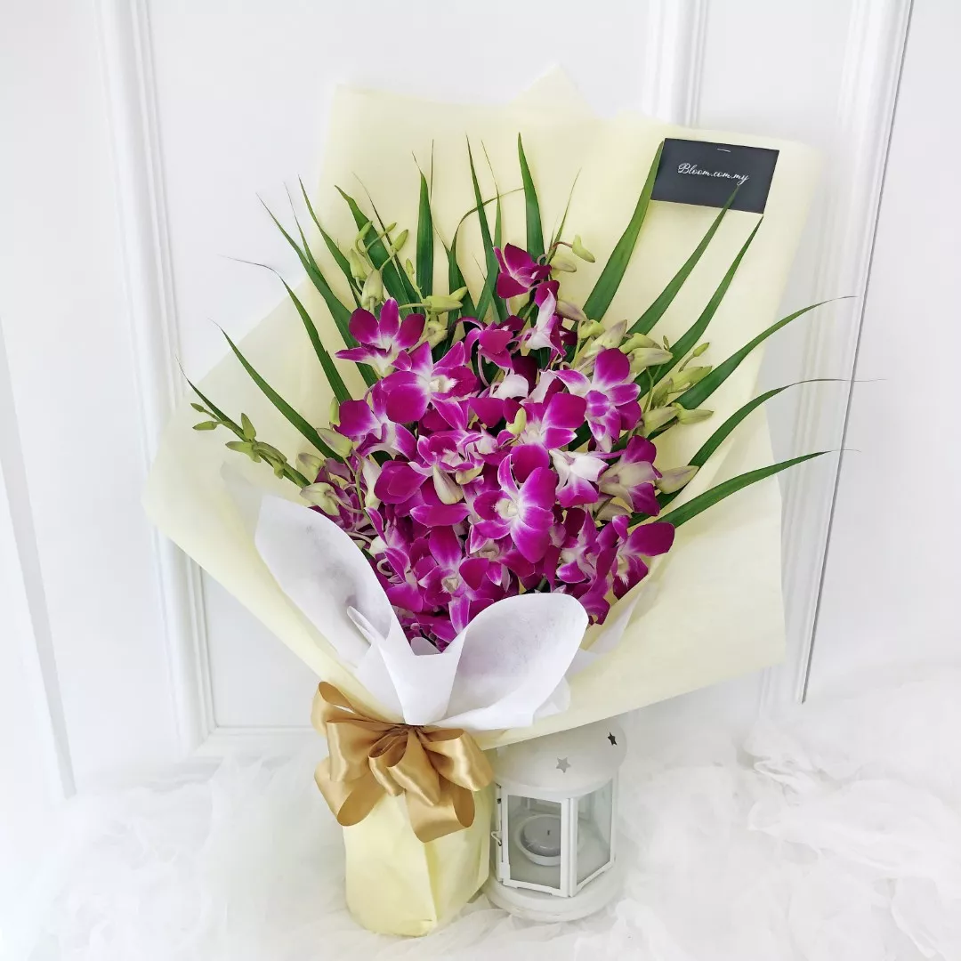 Orchid Hand Bouquet 03