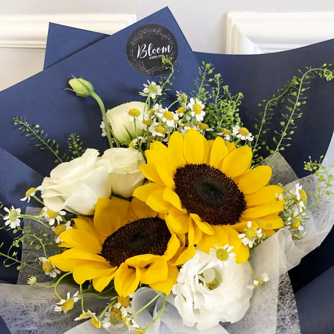 Sunflower Hand Bouquet 11