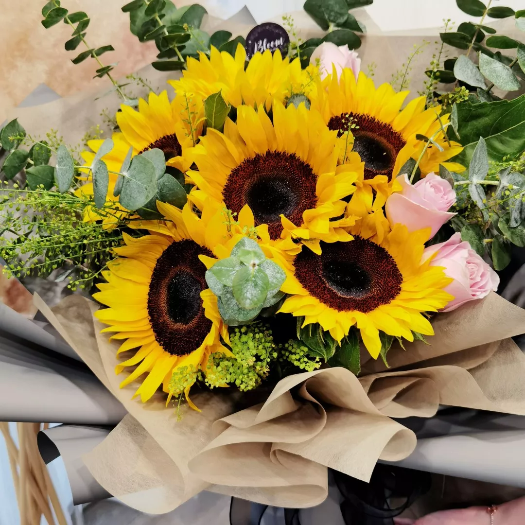 Sunflower Hand Bouquet 12