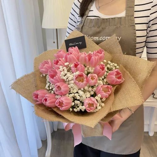 Tulip Hand Bouquet 18