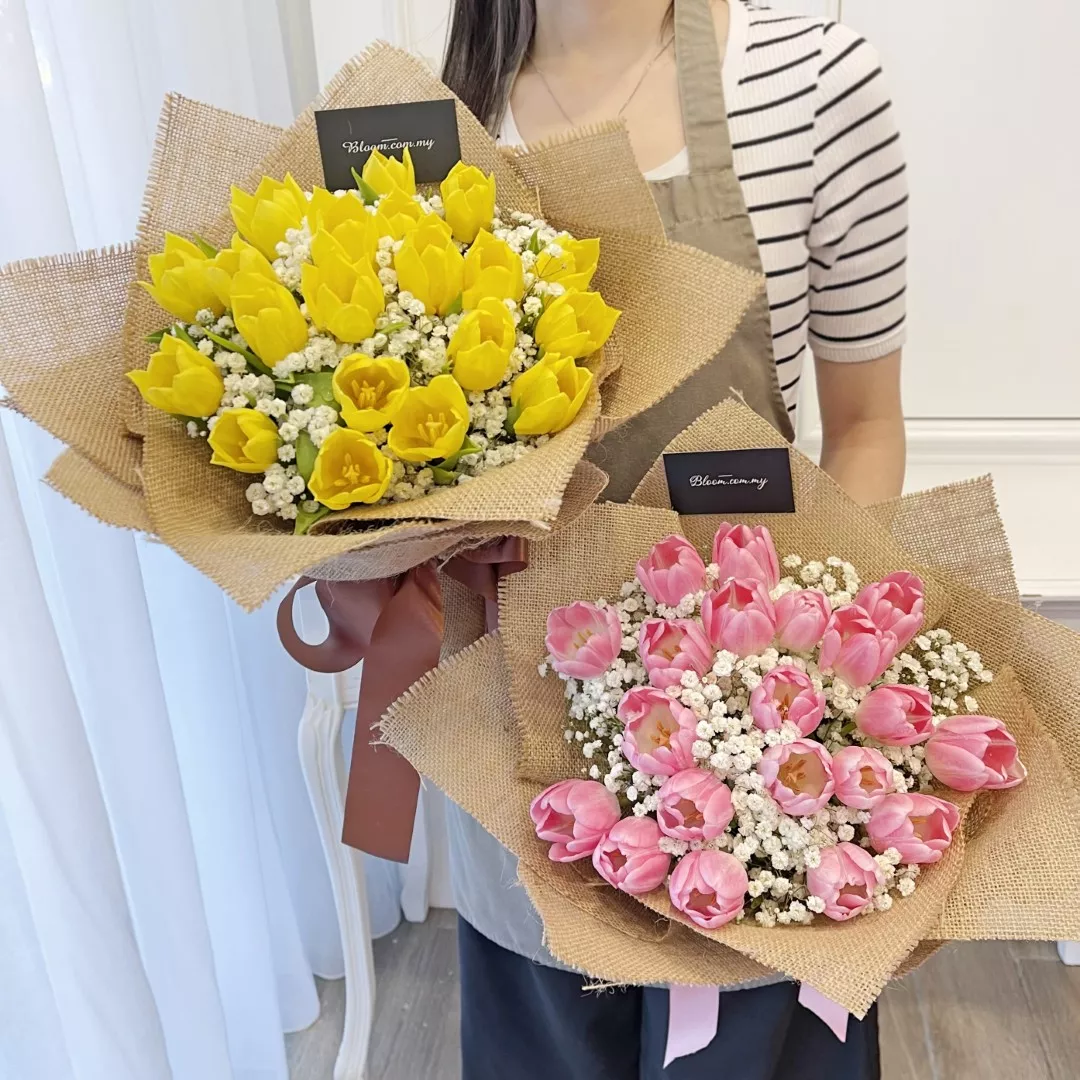 Tulip Hand Bouquet 18
