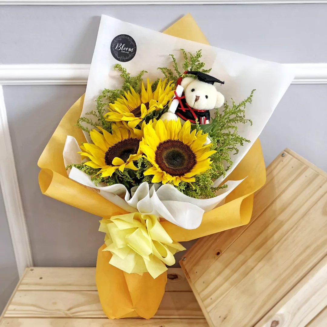 Graduation Bouquet 02