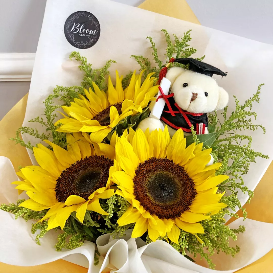 Graduation Bouquet 02