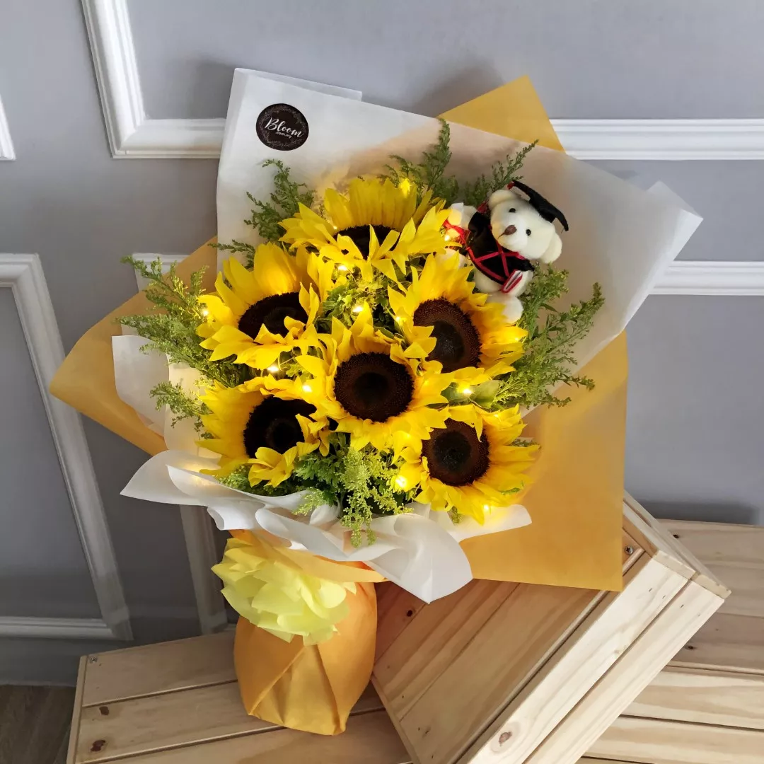 Graduation Bouquet 02