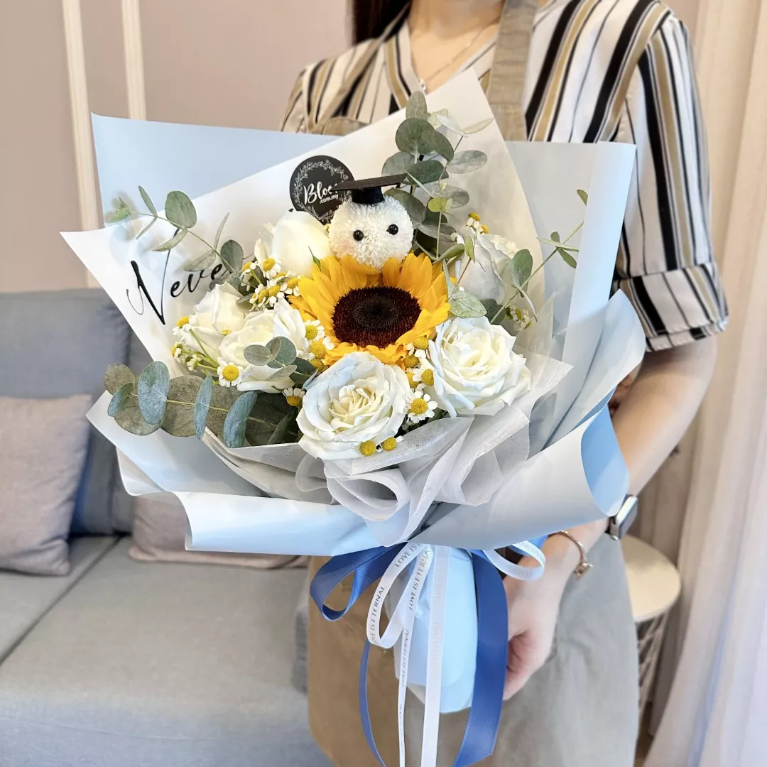 Graduation Bouquet 22