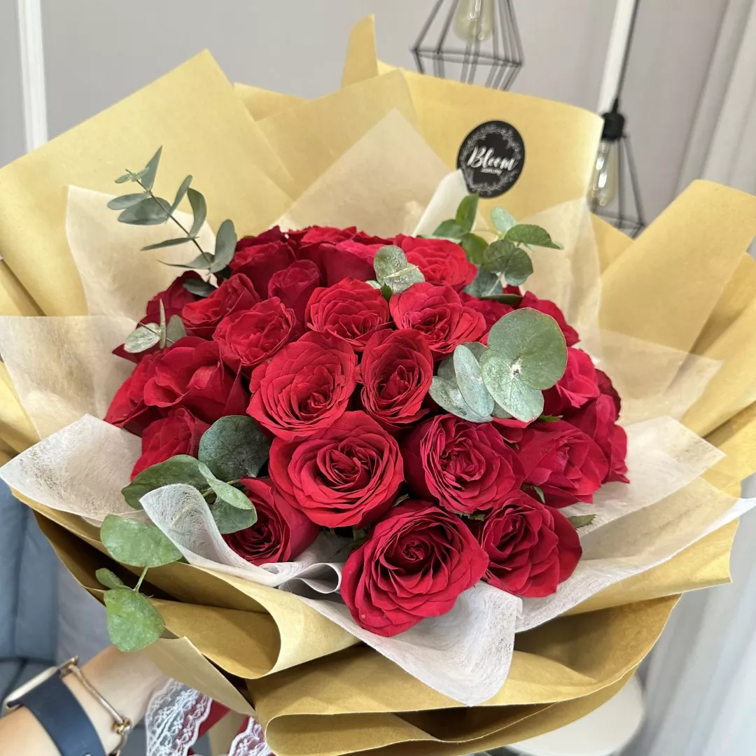 Rose Hand Bouquet 44