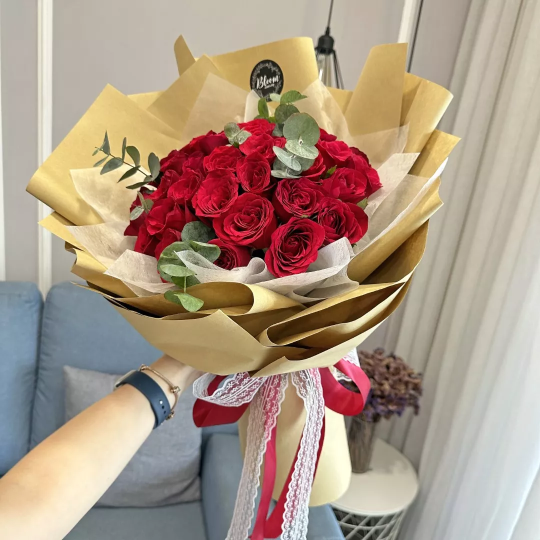 Rose Hand Bouquet 44