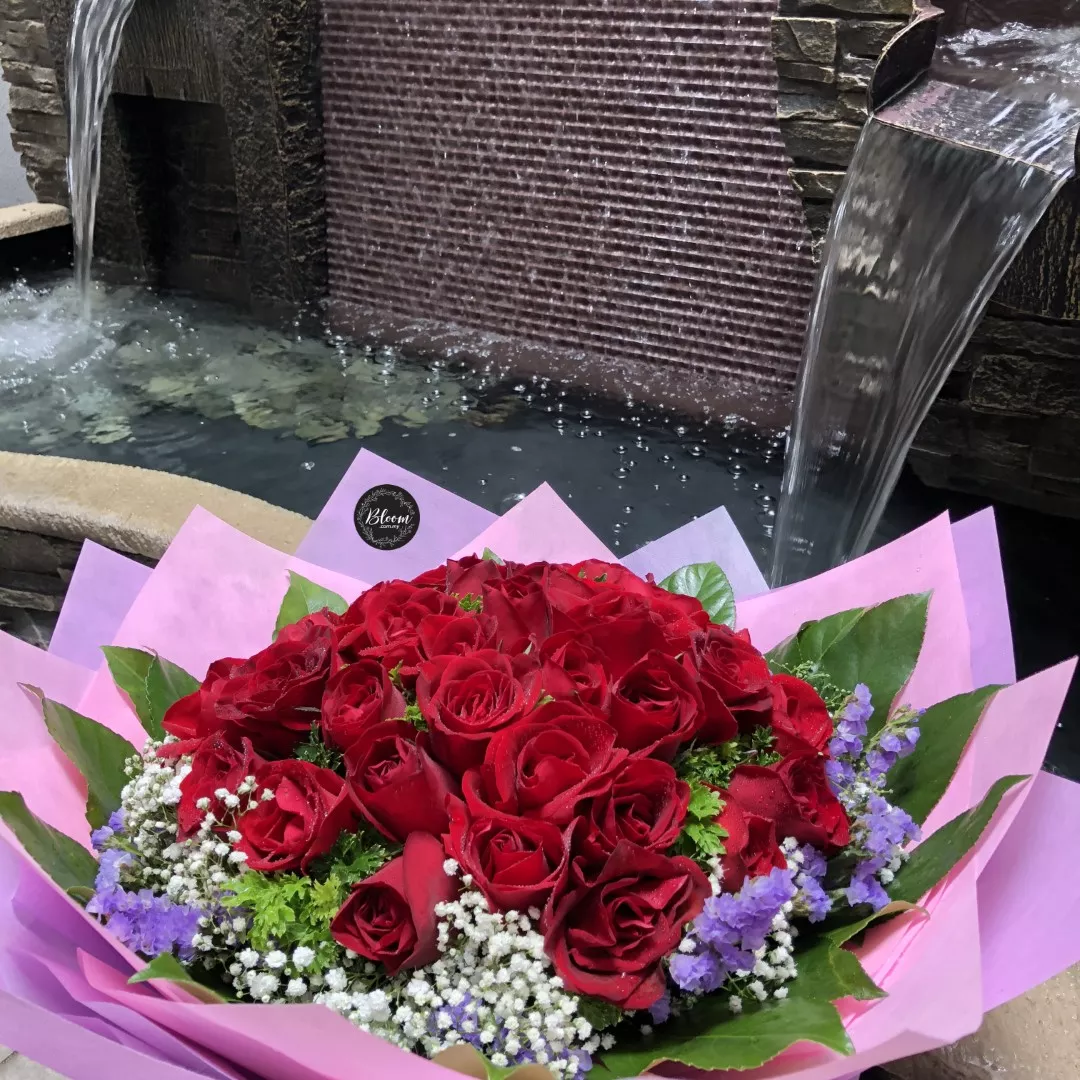 Rose Hand Bouquet 52