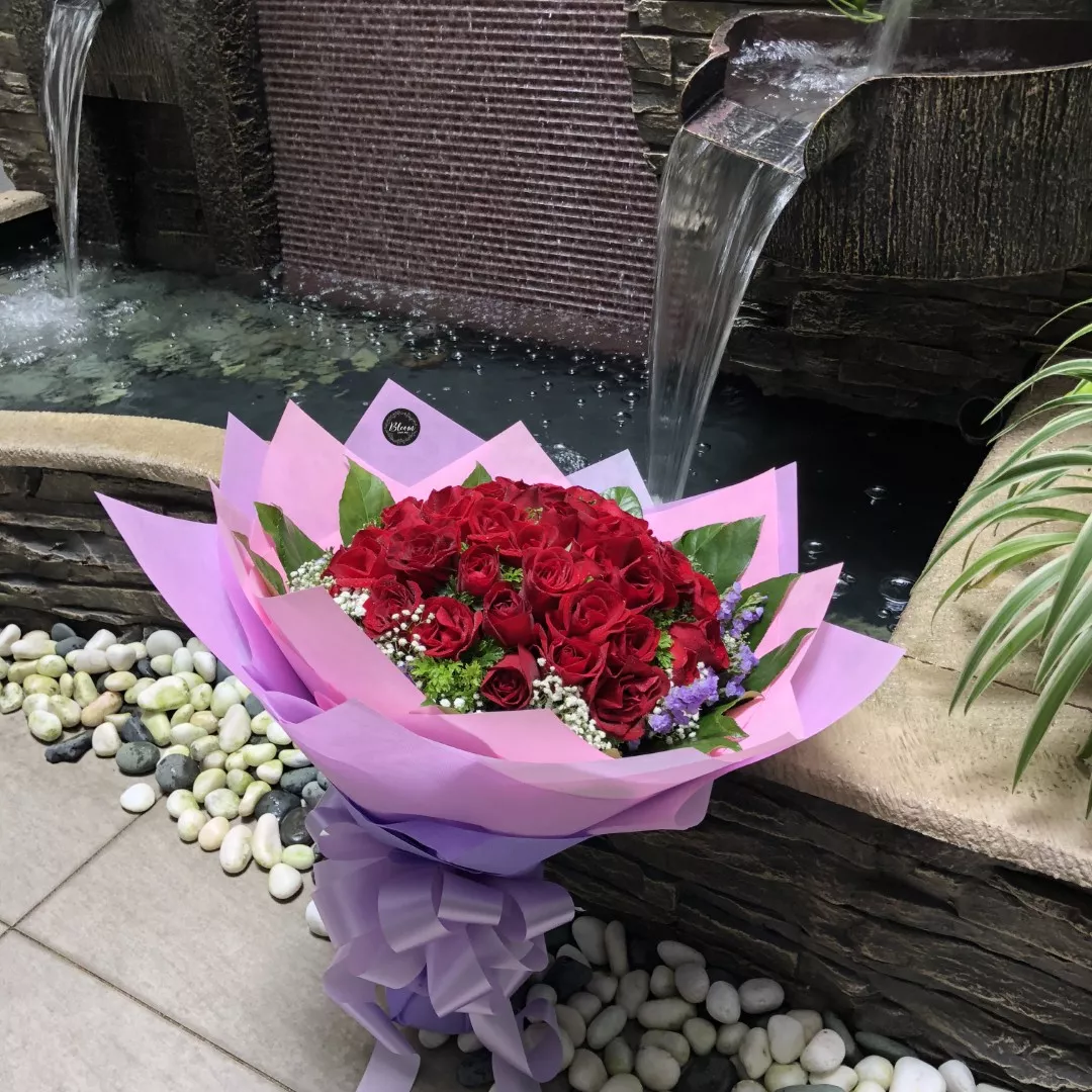 Rose Hand Bouquet 52