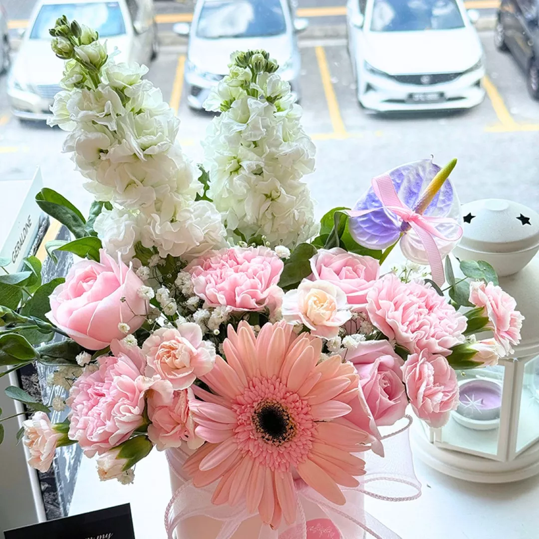 Mother’s Day Flower Box 01