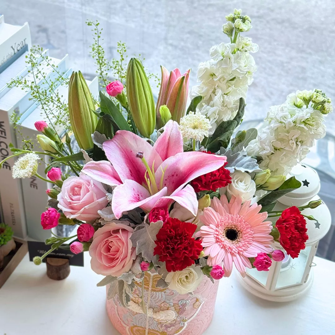 Mother’s Day Flower Box 04