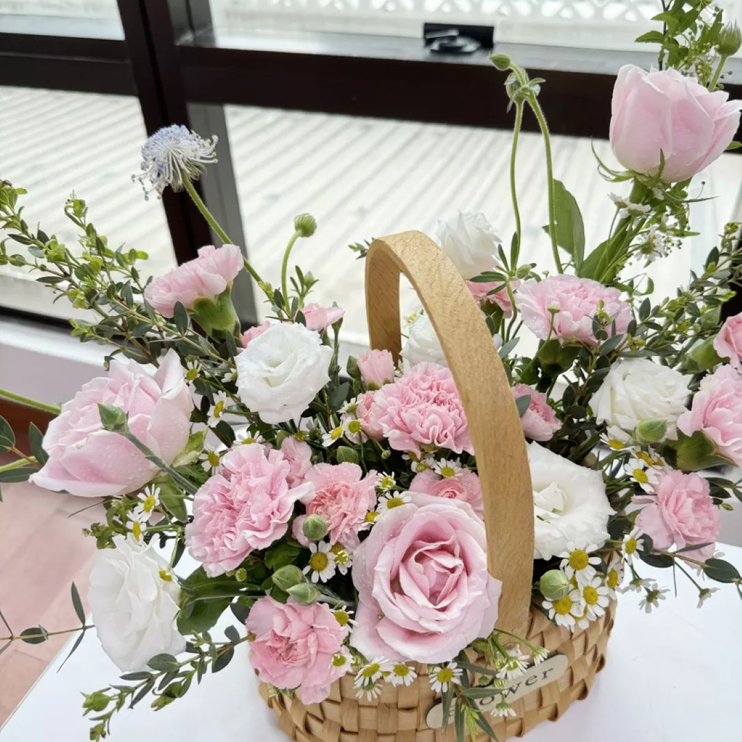 Mother’s Day Flower Basket 04