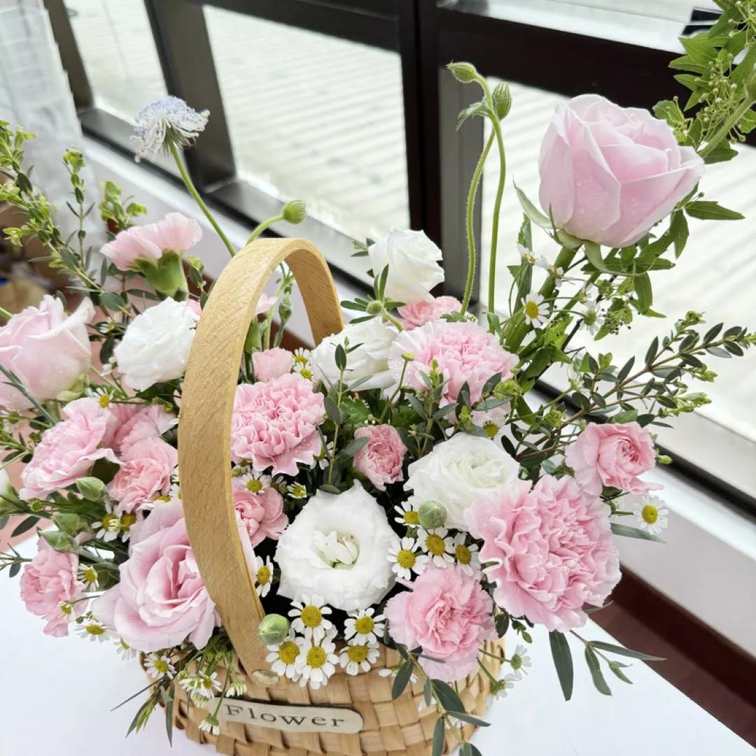 Mother’s Day Flower Basket 04