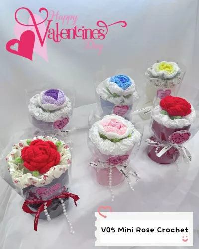 Mini Rose Crochet Bouquet