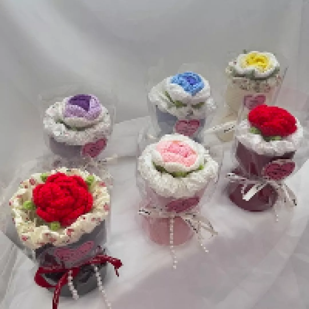 Mini Rose Crochet Bouquet