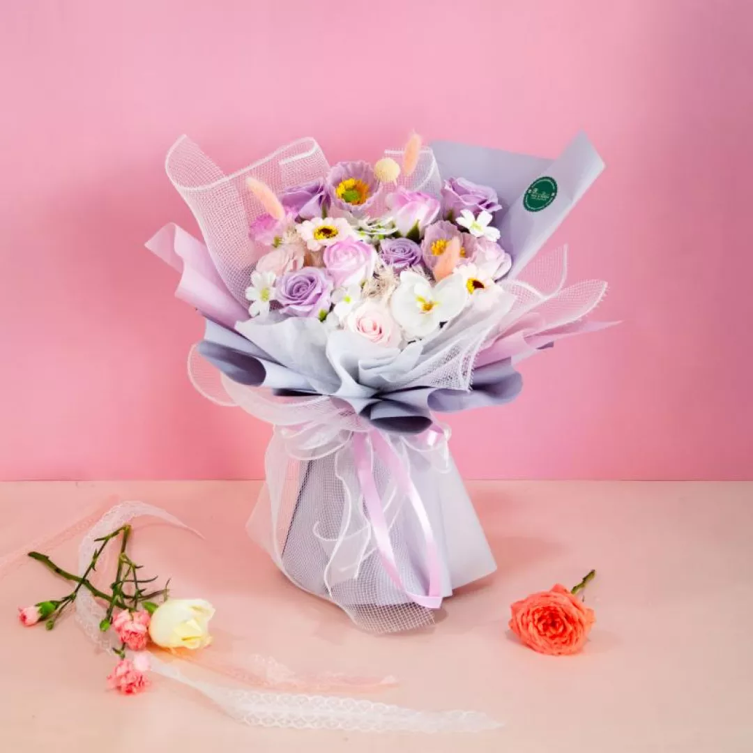 [Valentine's Day 2026] Cassandra Bouquet  (Preserved & Soap Flower)