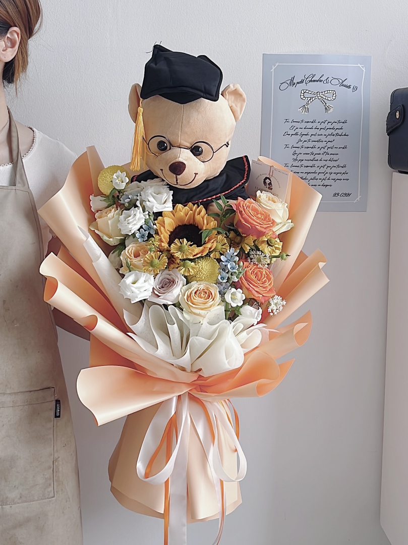 Convo Bear Bouquet; Orange theme