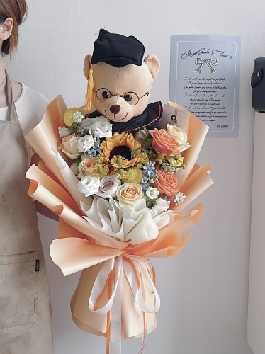 Convo Bear Bouquet; Orange theme