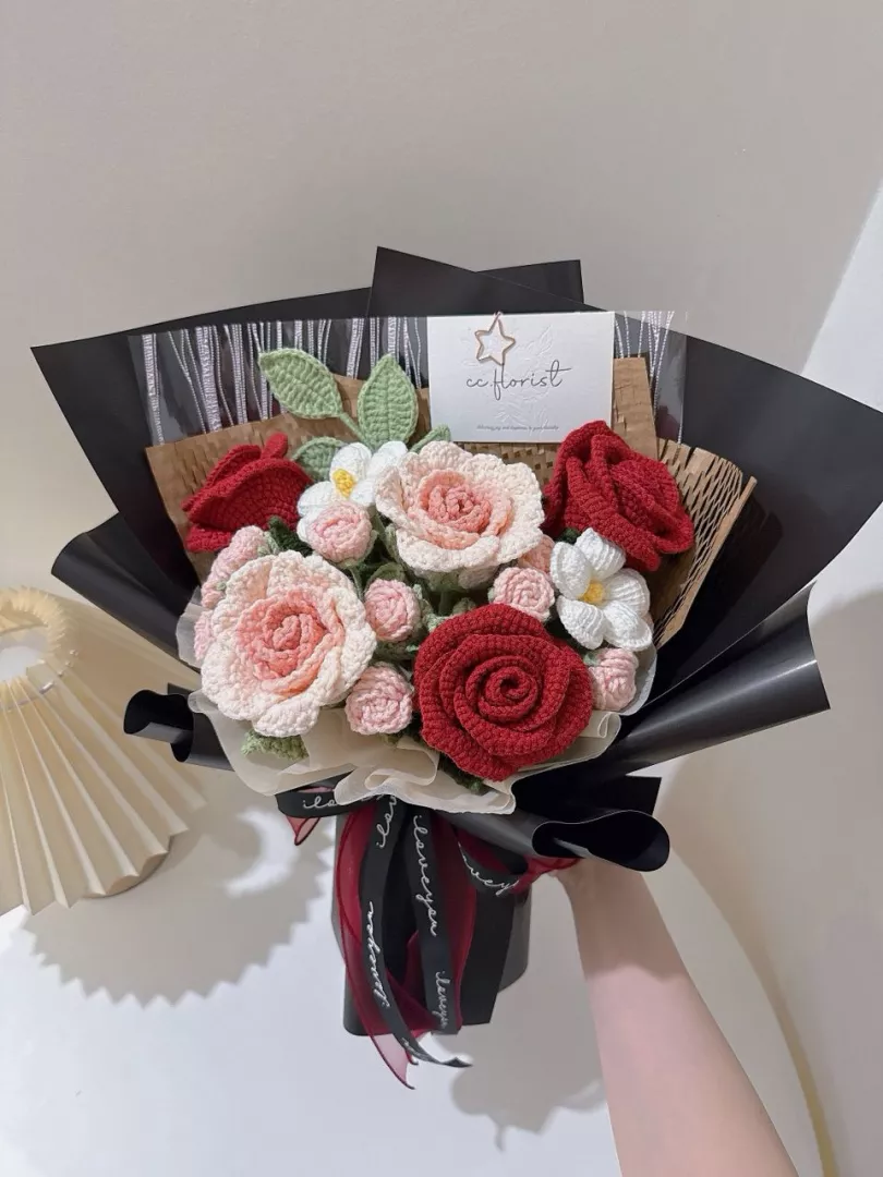 Valentine's Day 2026 - Rose Crochet Bouquet