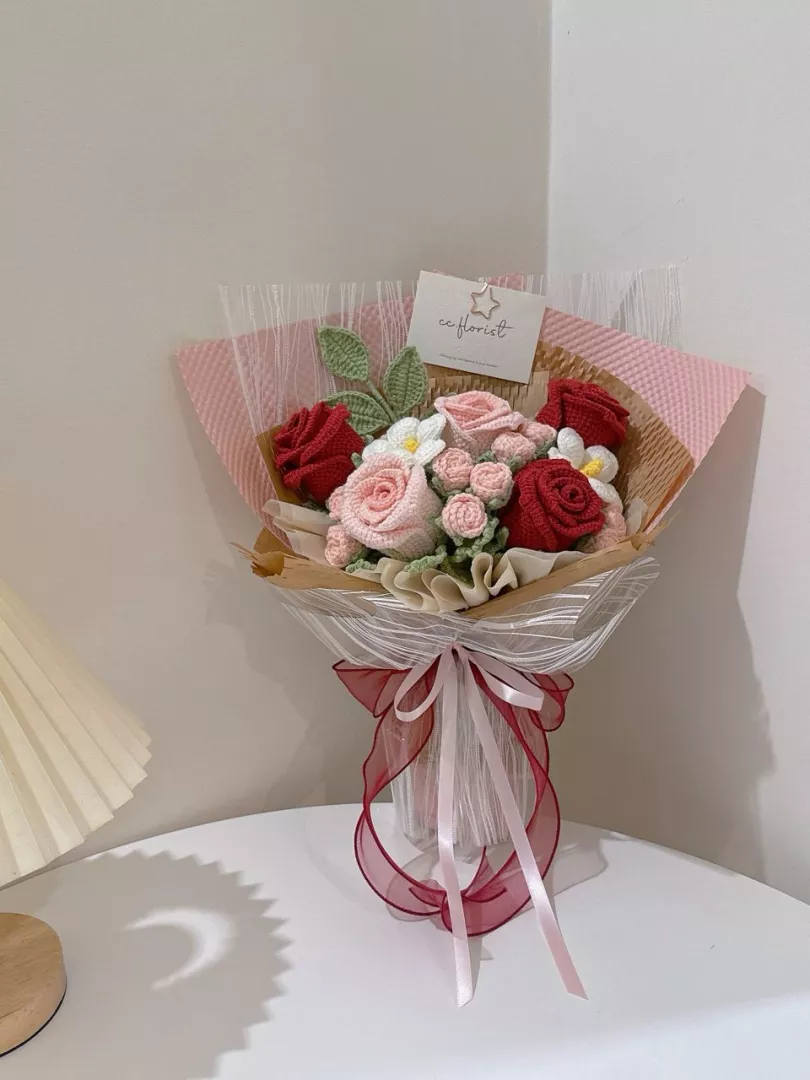 Rose Crochet Bouquet
