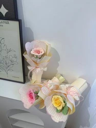 Mother's Day - Single Stalk Crochet Bouquet