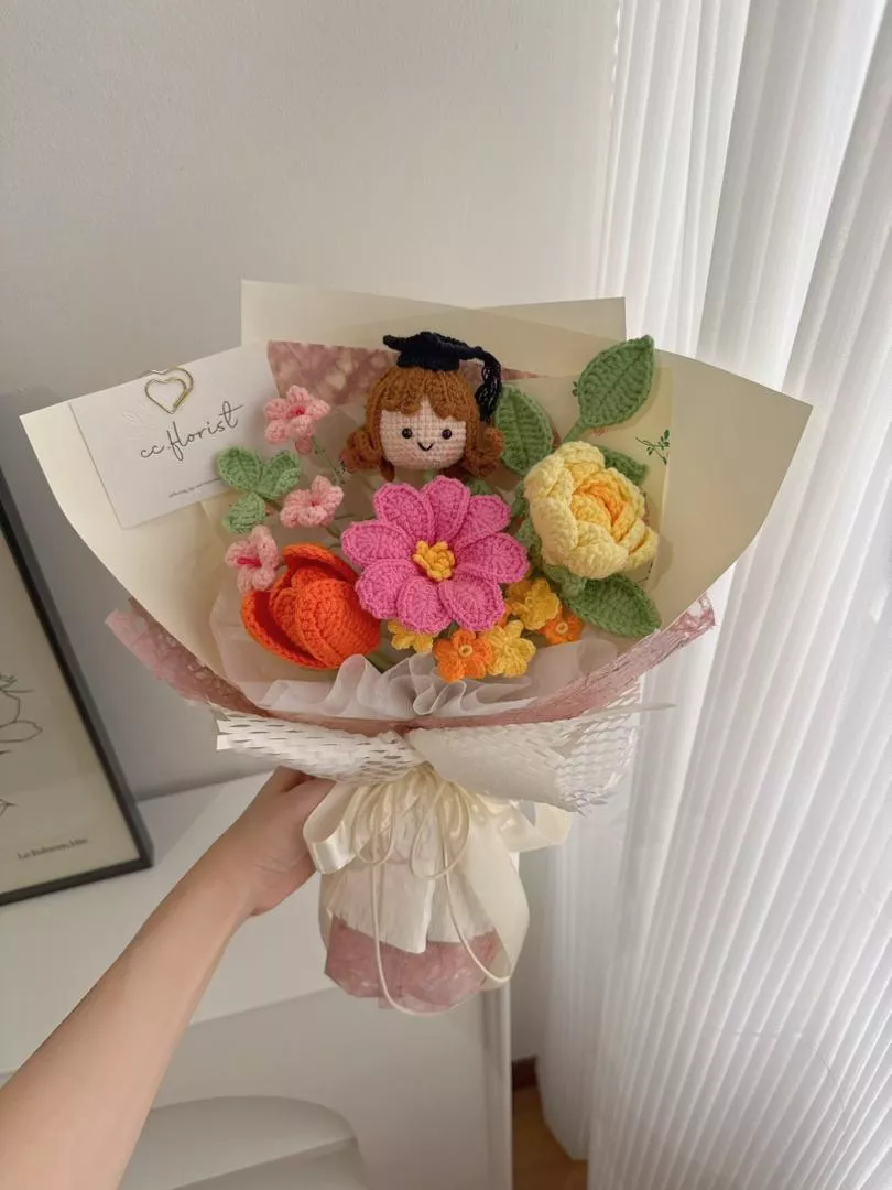Graduation Doll Crochet Bouquet