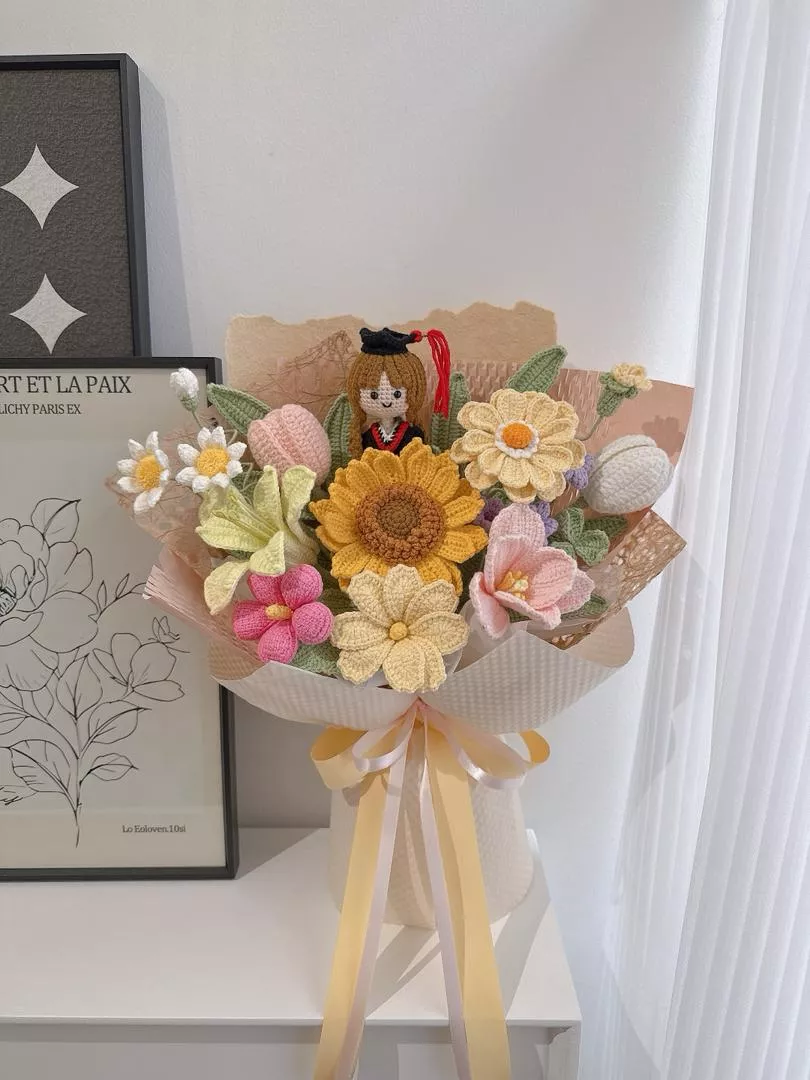 L Size Graduation Doll Crochet Bouquet