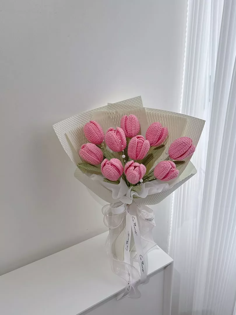 M size Pink Theme Tulip Bouquet