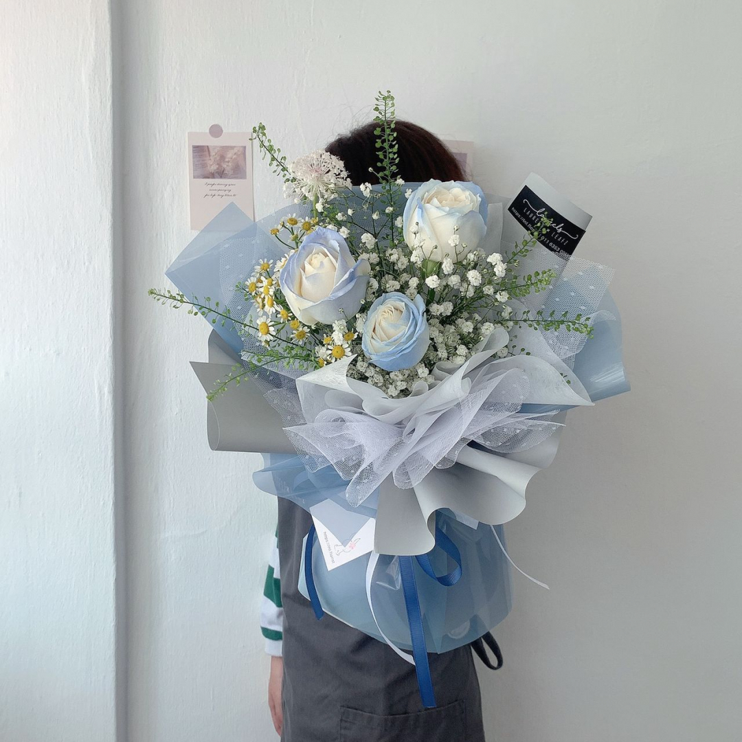 V2023 Ice Blue Rose Bouquet ( Fresh Flower )