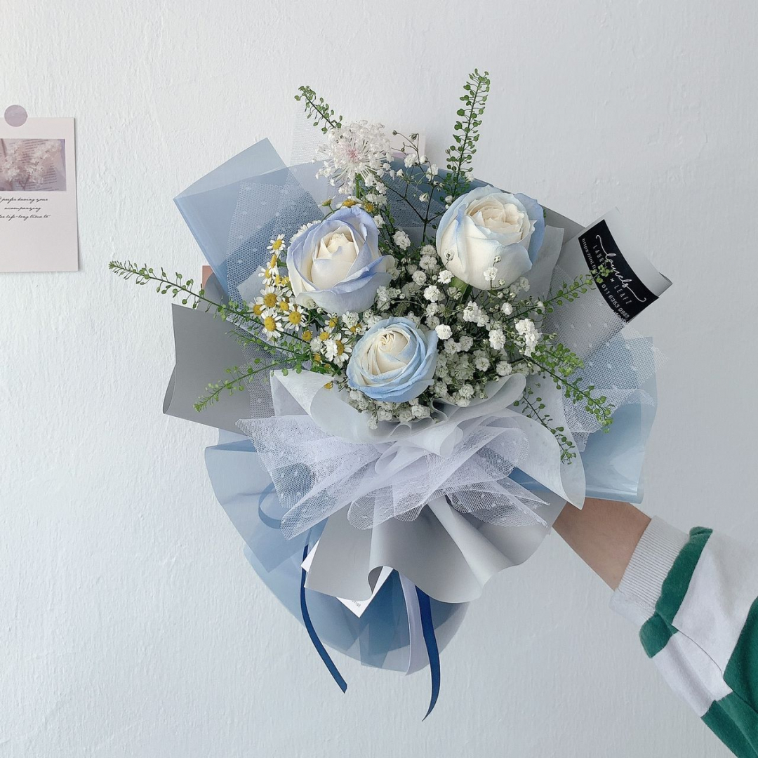V2023 Ice Blue Rose Bouquet ( Fresh Flower )