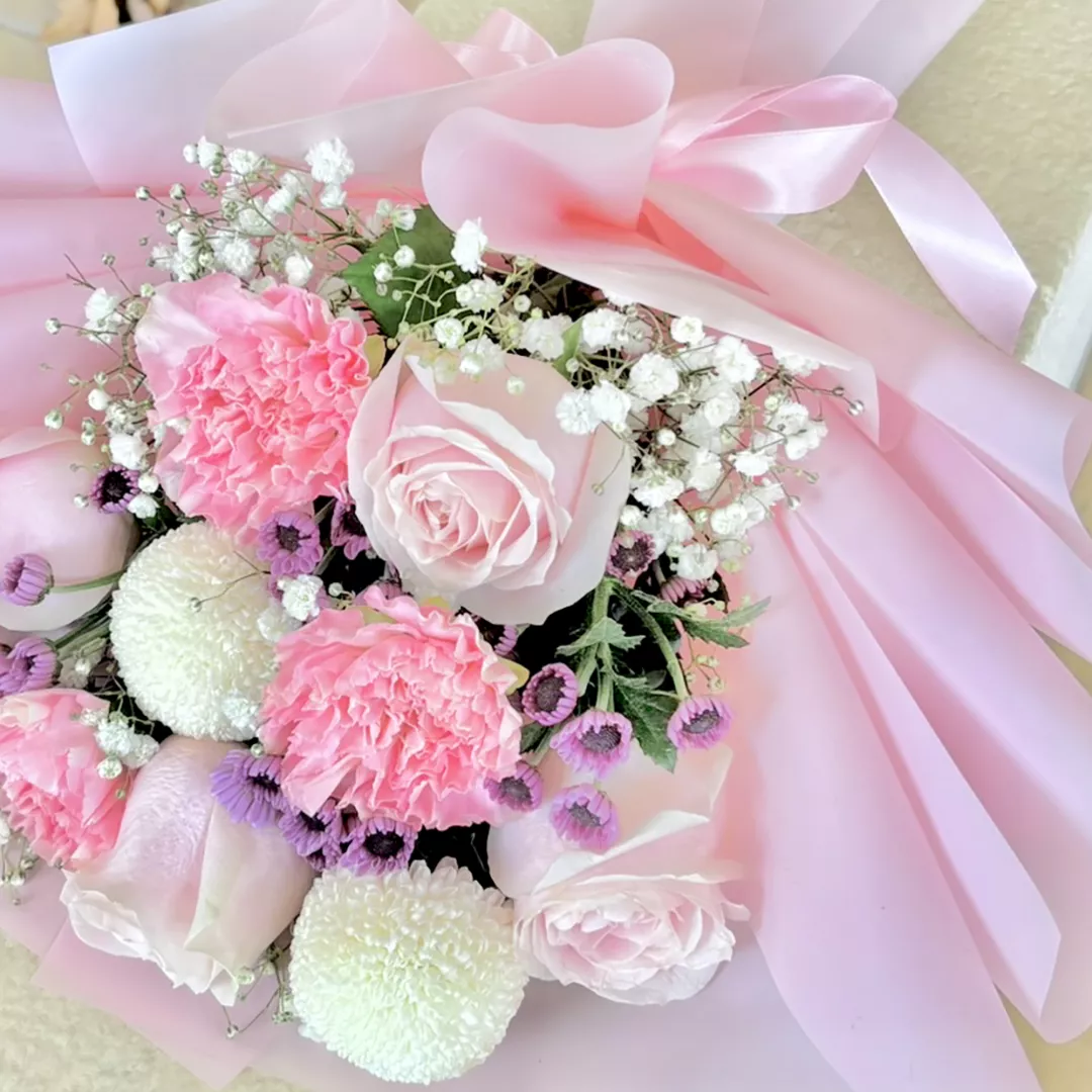 V4 - Pastel mix flower bouquet