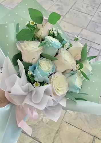 Roses with Hana Daisy and Eucalyptus