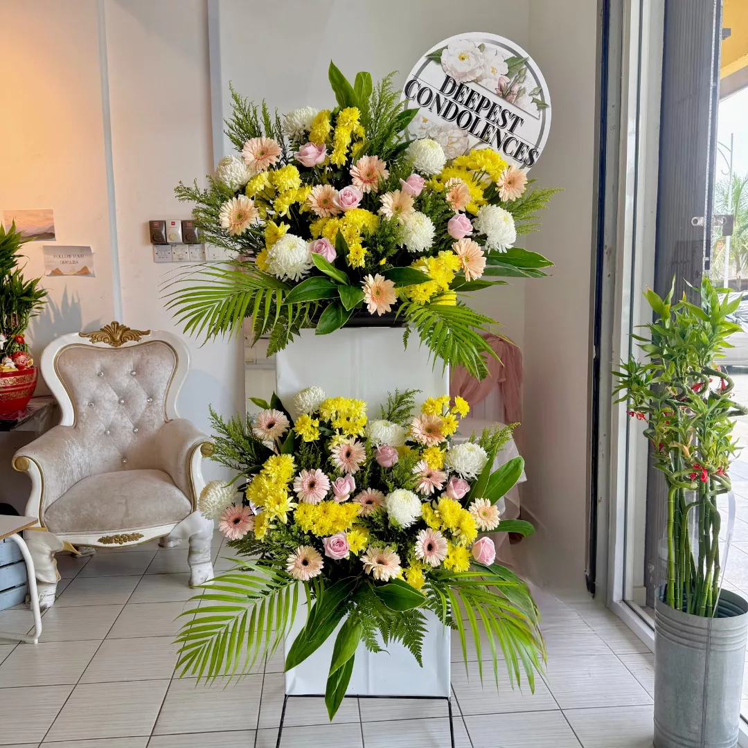 Sympathy Stand | Condolences 08