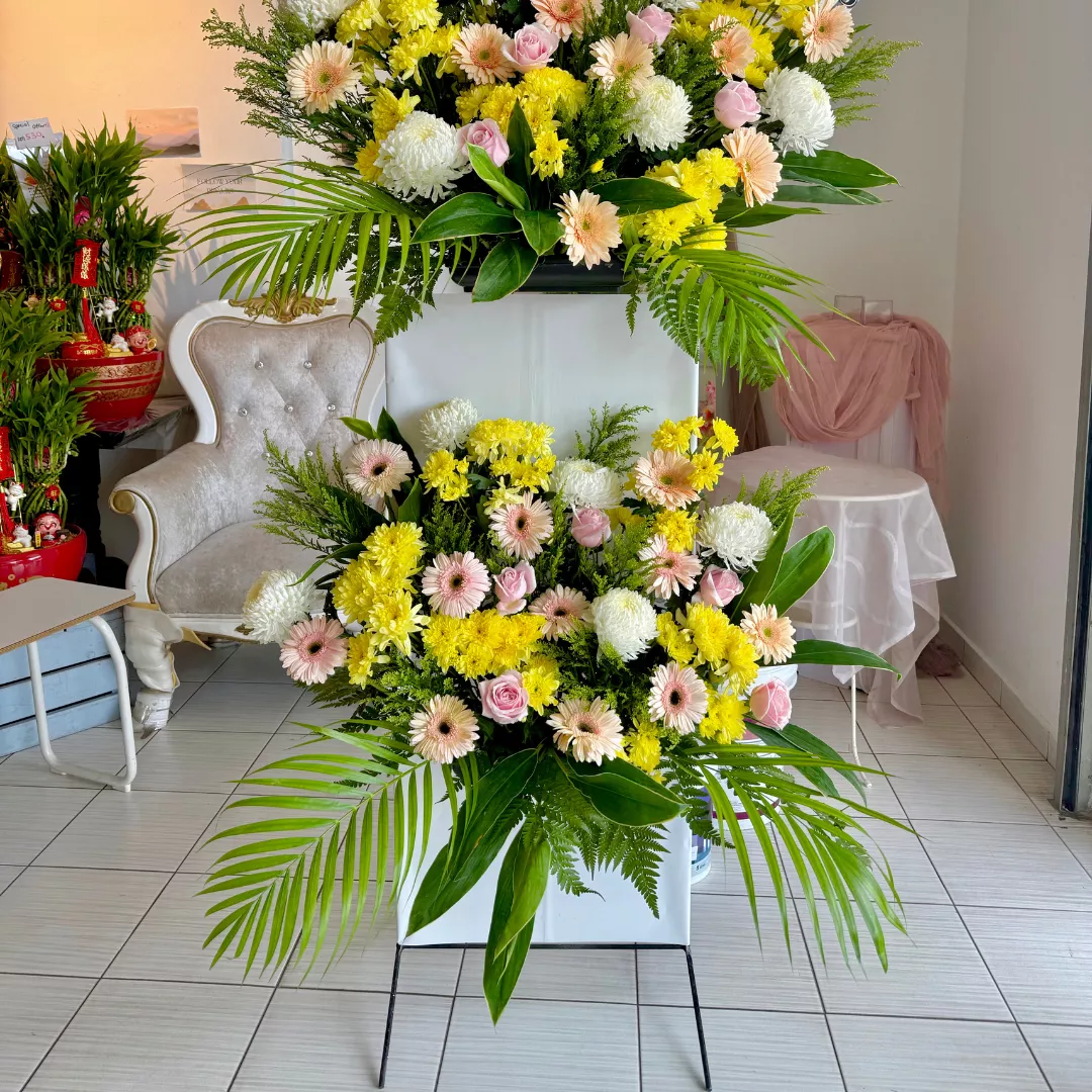 Sympathy Stand | Condolences 08