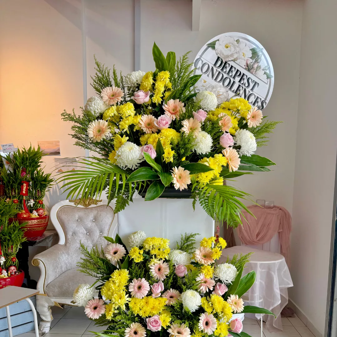 Sympathy Stand | Condolences 08