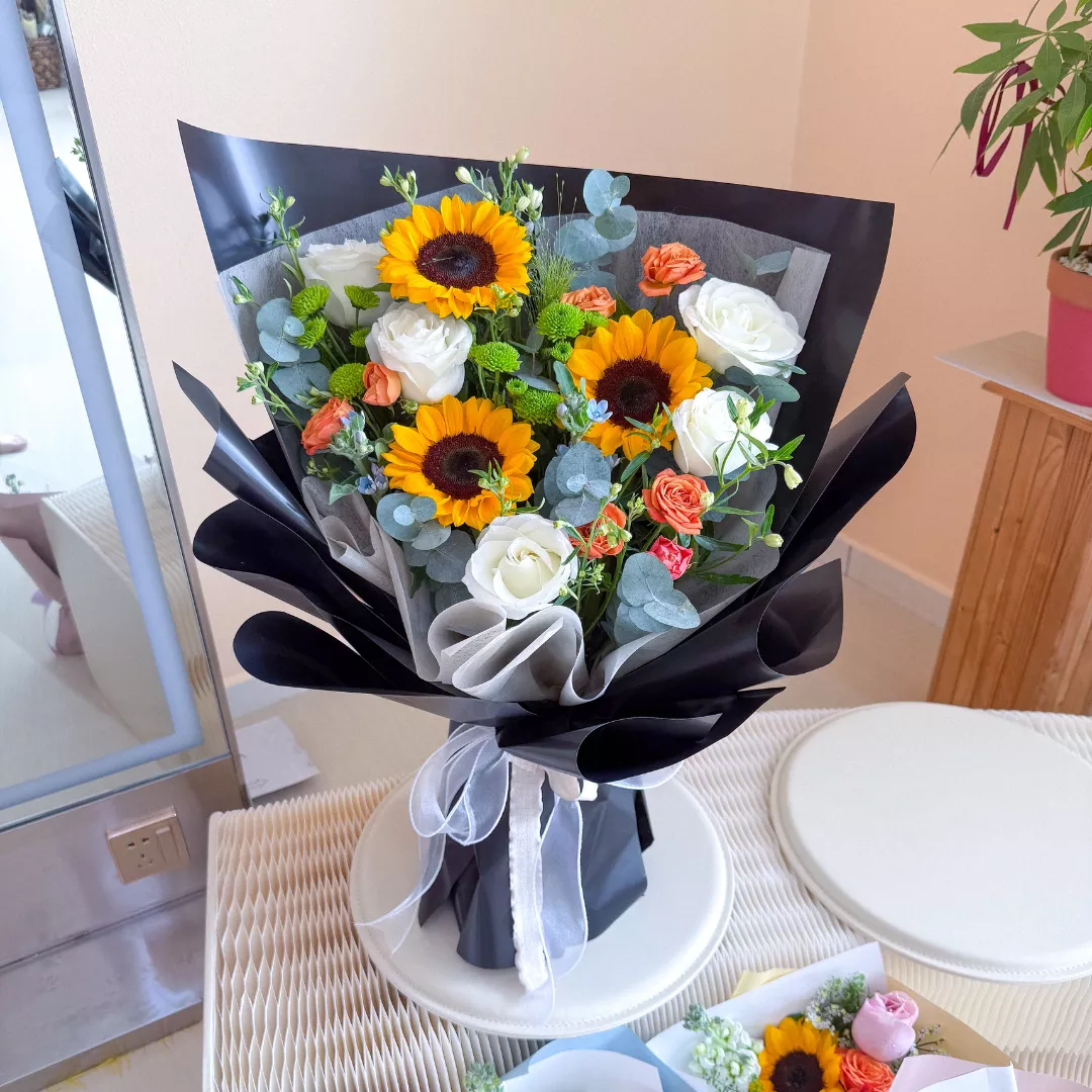 Fresh Flower Bouquet | Noir Sunshine