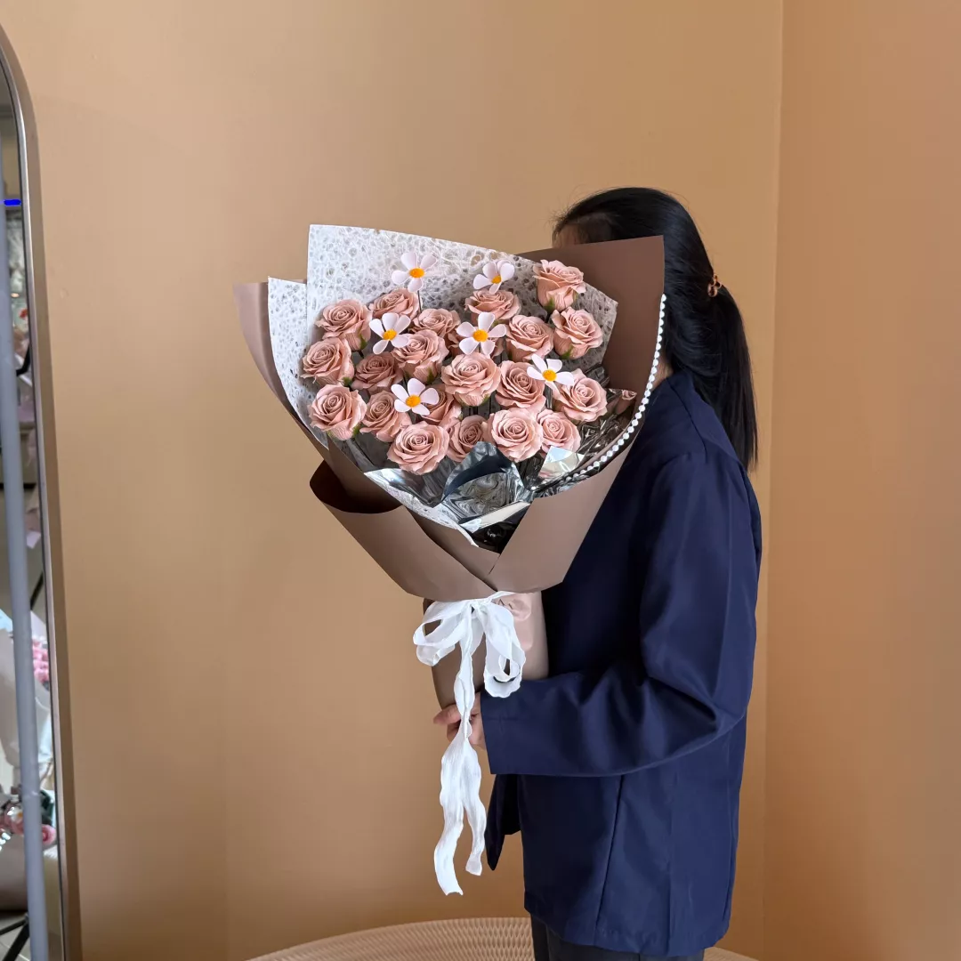 VD 26 | Soap Flower Bouquet | Quietly Yours 悄悄喜欢你 (Milk Tea)