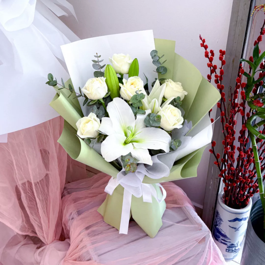 Fresh Flower Bouquet | White Bloom